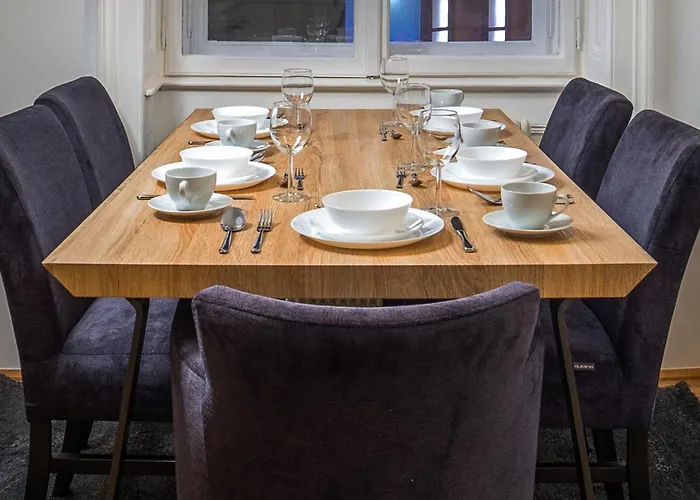 Super Two-bedroom Center - 1 Min Walk To St Stephens Cathedral